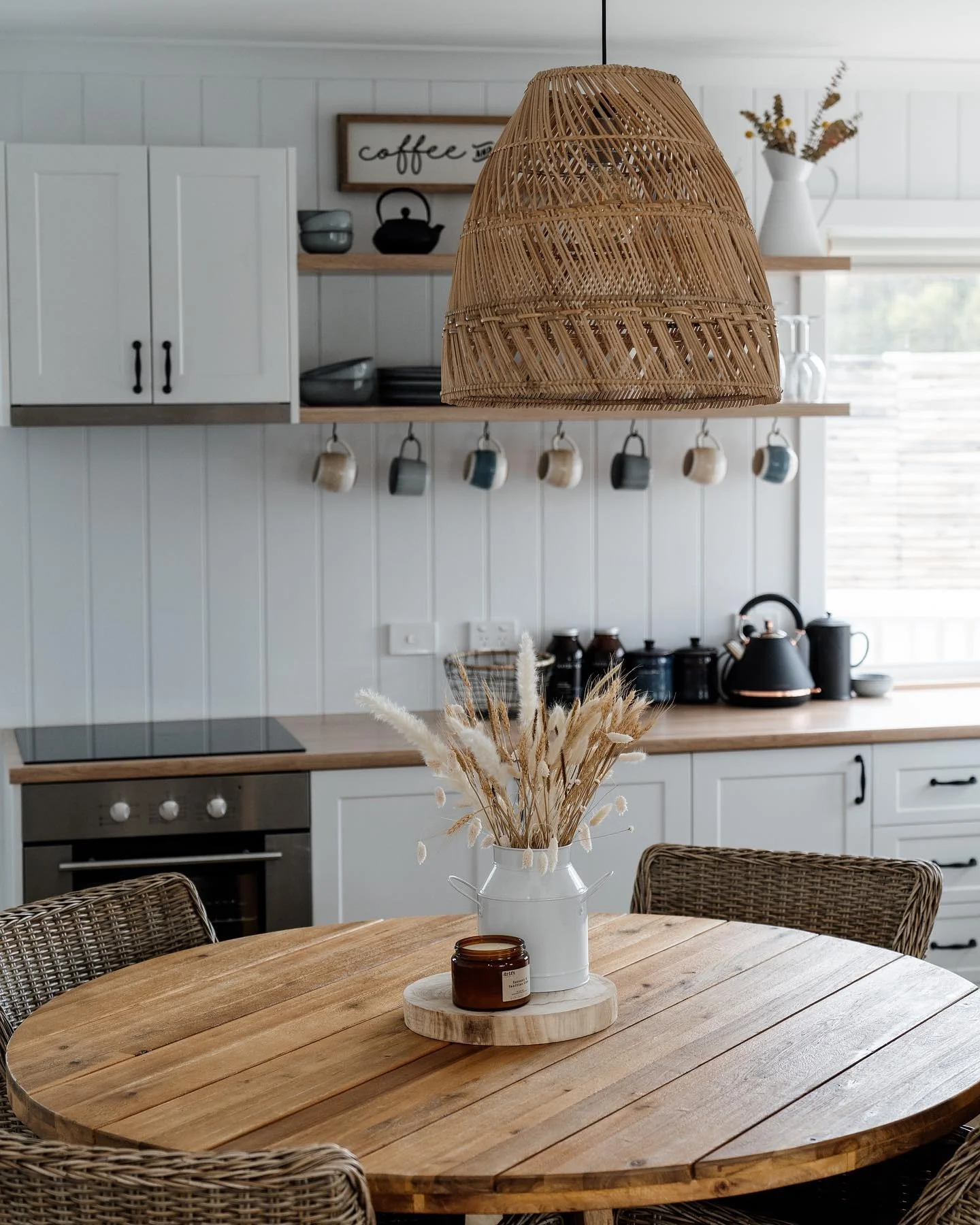 Dried Grass Arrangement Adds Textured Interest to Table Setting