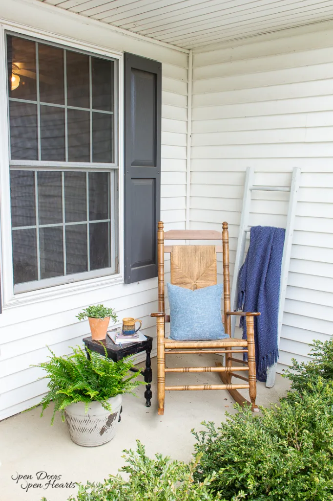 Choose a Woven Rocking Chair for Cozy Seating