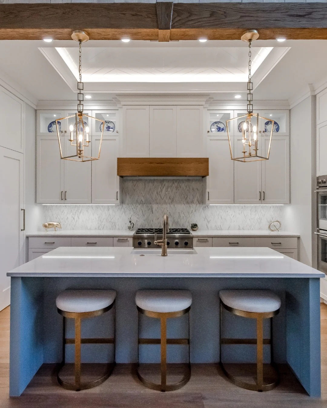 Geometric Lantern Pendants Define Kitchen Zones
