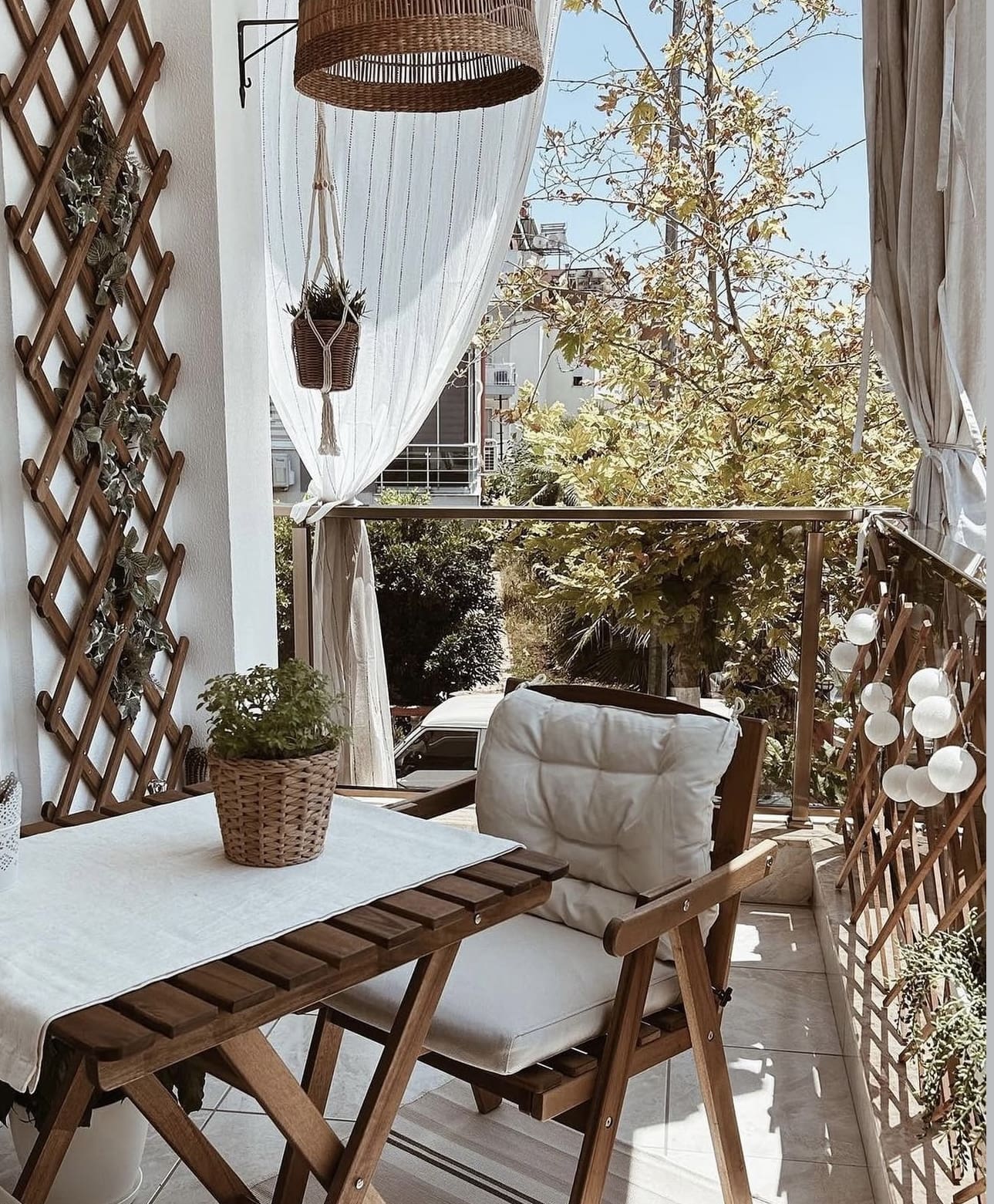 Wooden Lattice Panels Create a Greenery-Covered Privacy Screen
