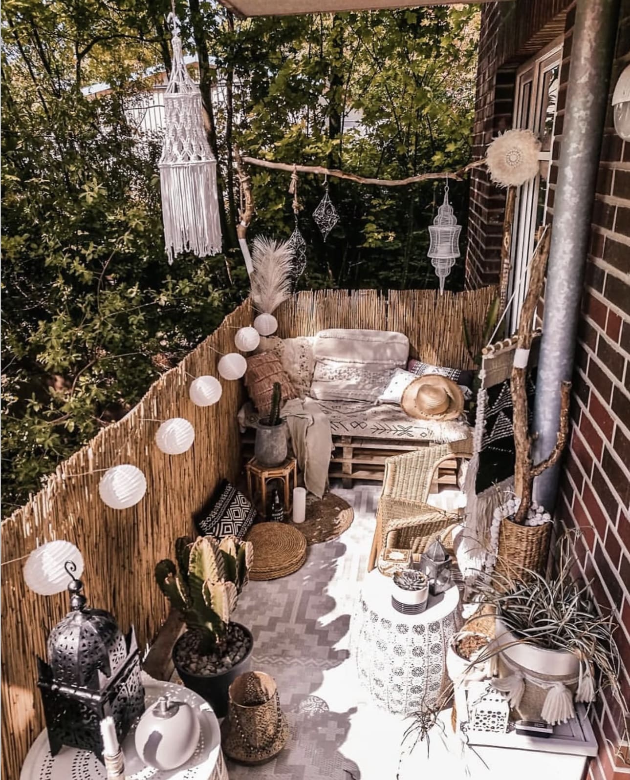 Macrame Hanging Light Adds a Whimsical Touch