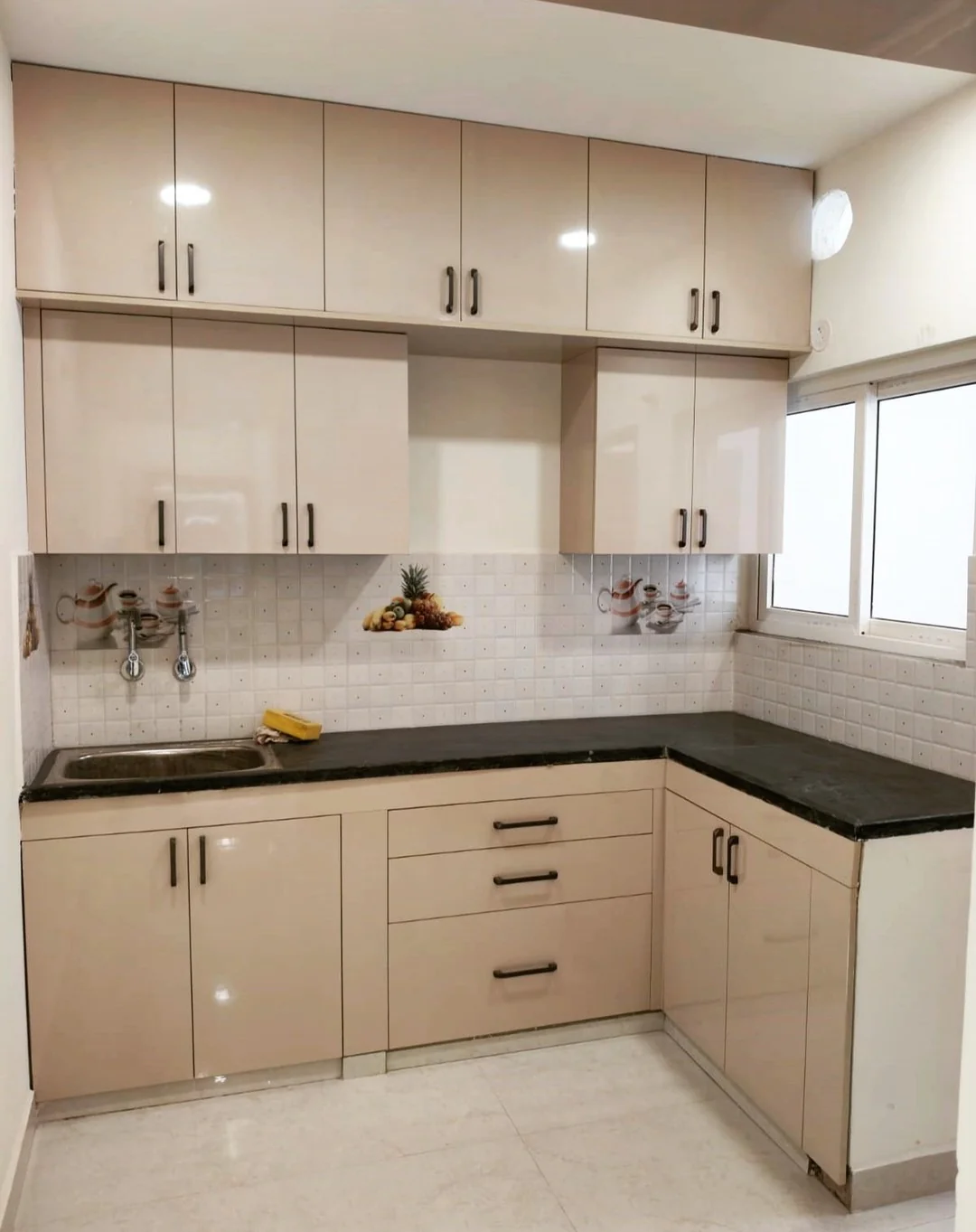Streamlined Cabinetry Creates an Uncluttered Kitchen Feel