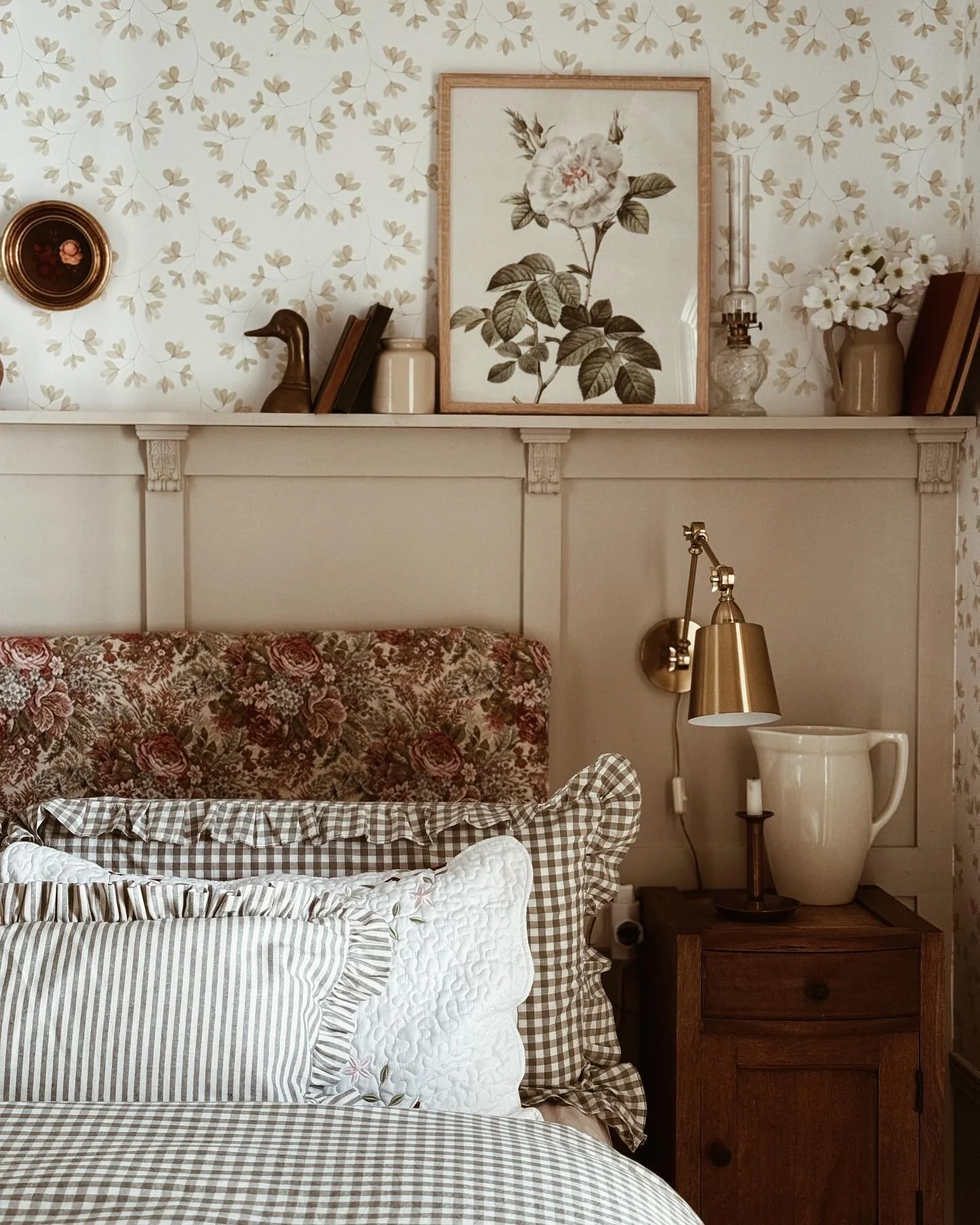 Layer Natural Scenes with Botanical Art and Wallpaper