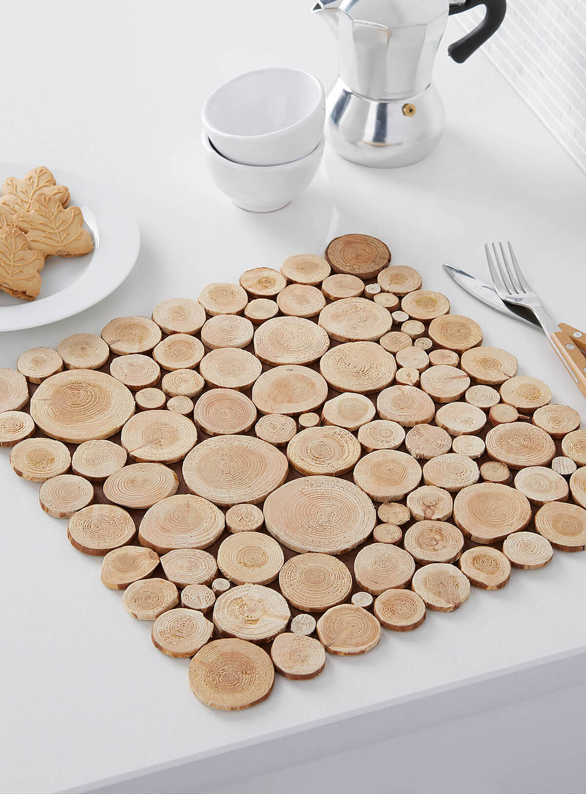 Diamond-Shaped Wood Slice Trivet With Varied Slices