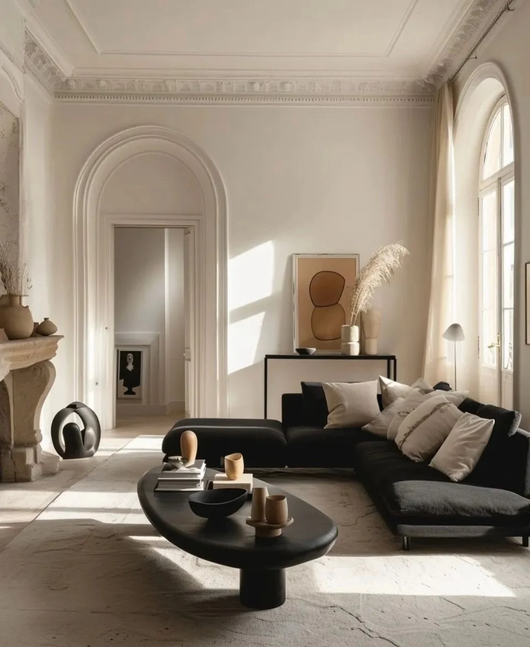 Organic Shape: Sculptural Coffee Table Softens the Space