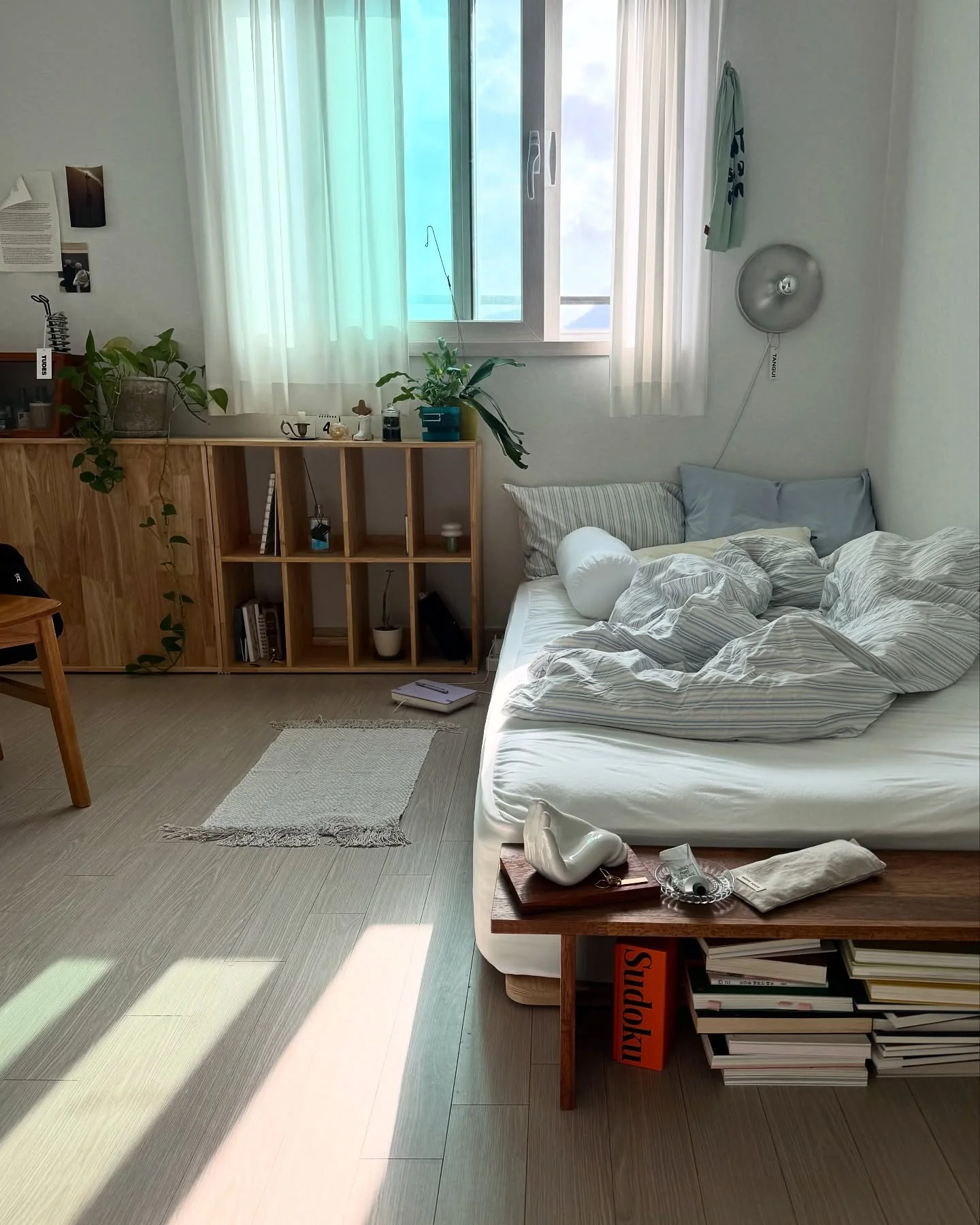 Wooden bench bedside table stores books and display items
