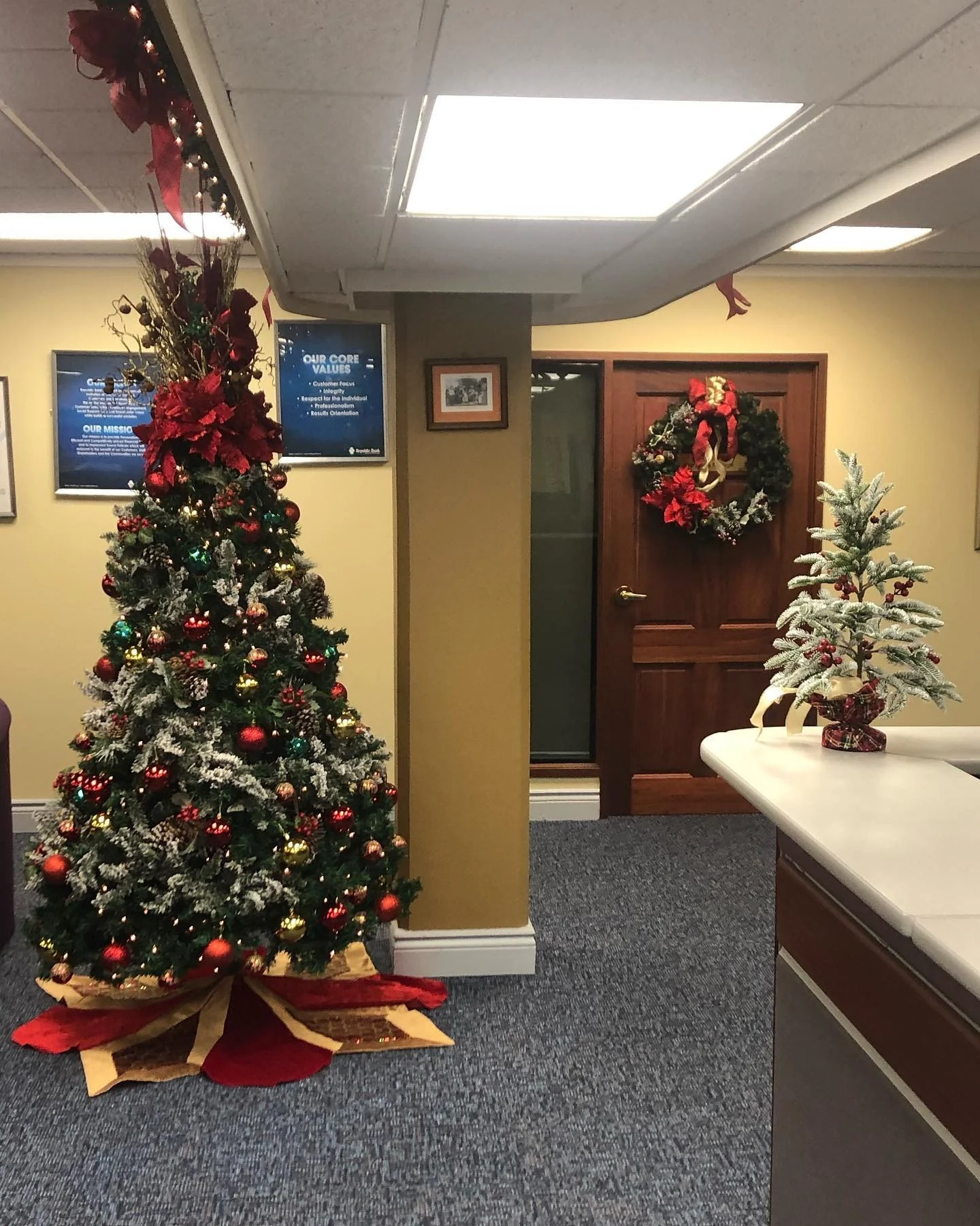 Greenery Wreath Welcomes Guests to the Office Door