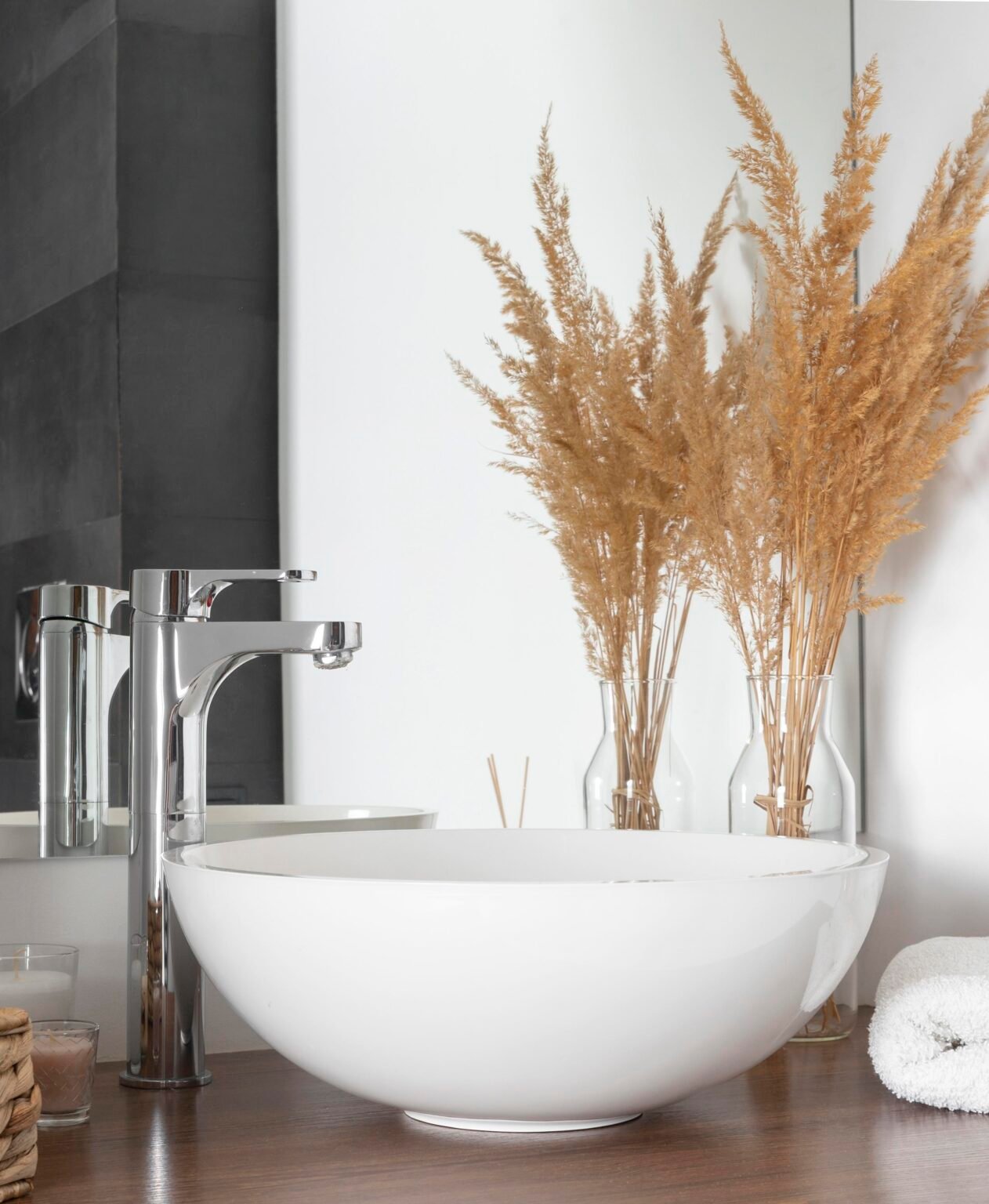 Dried Grasses in Clear Vases Add Airy Texture