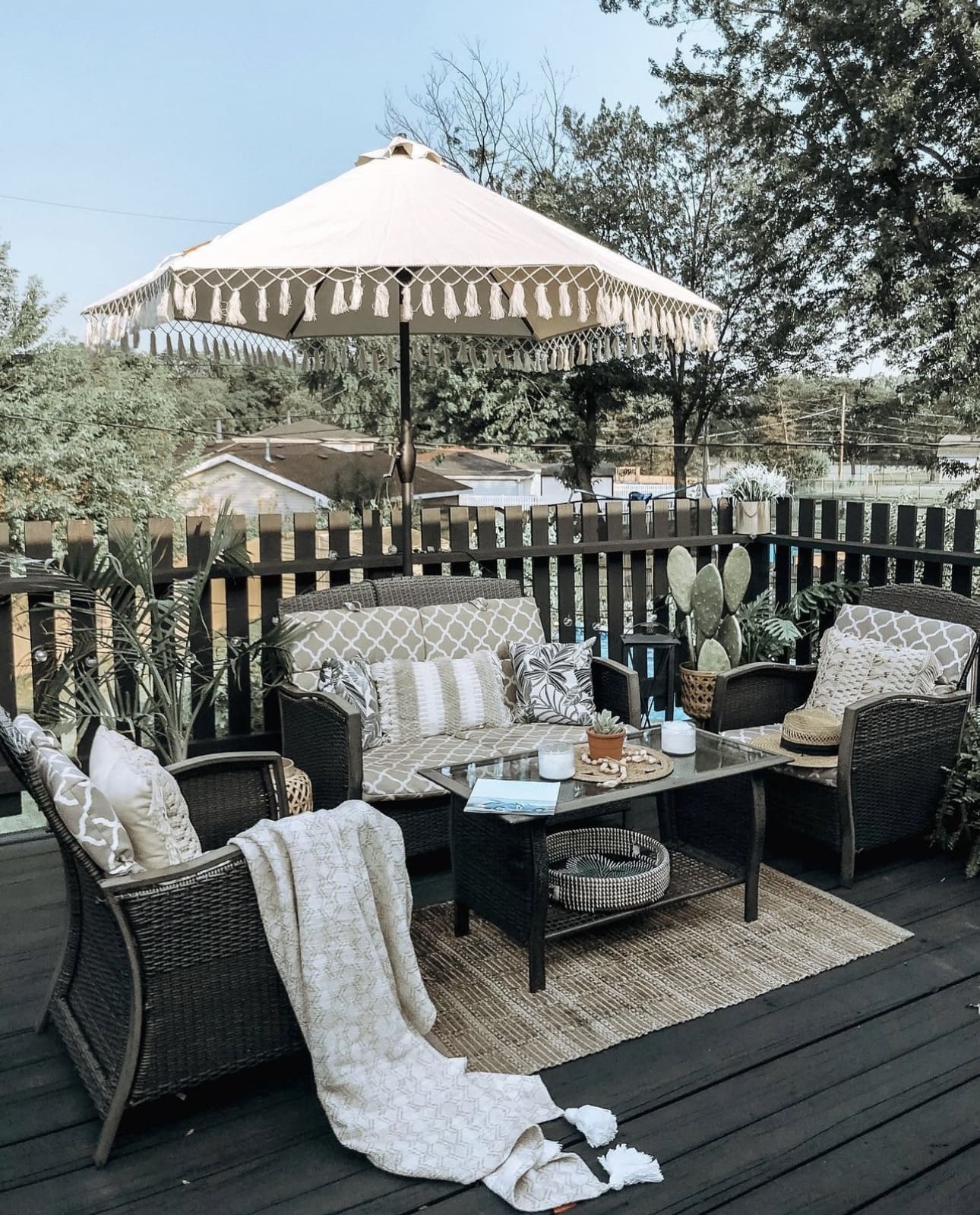 Tassel-Trimmed Umbrella Adds Boho Flair to Patio Seating