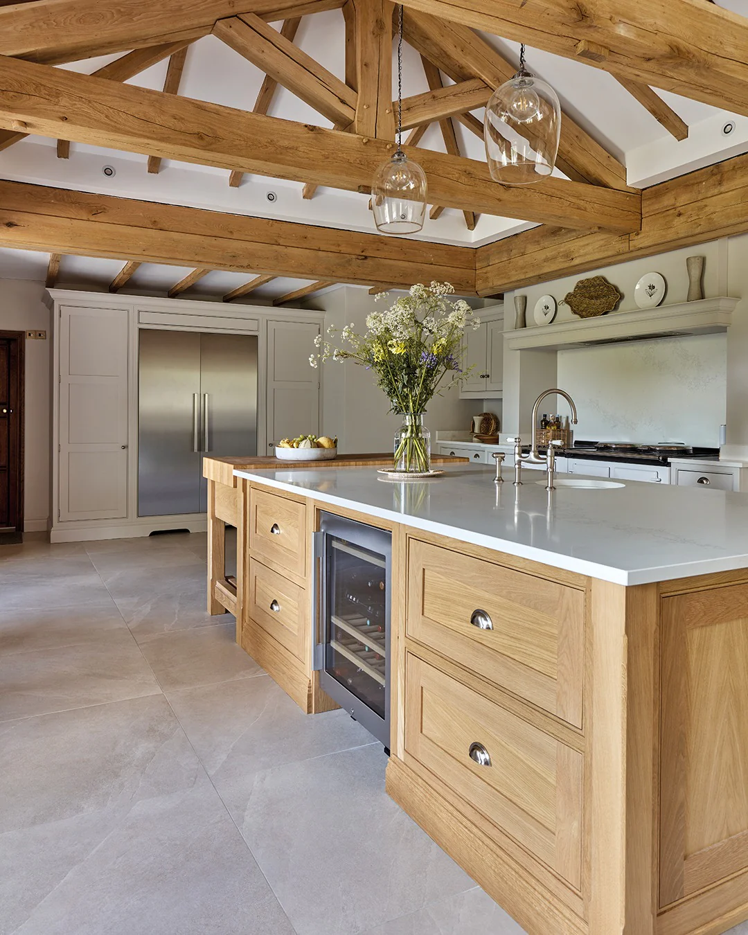 Oak Island With Integrated Wine Fridge and Cup Drawer Pulls