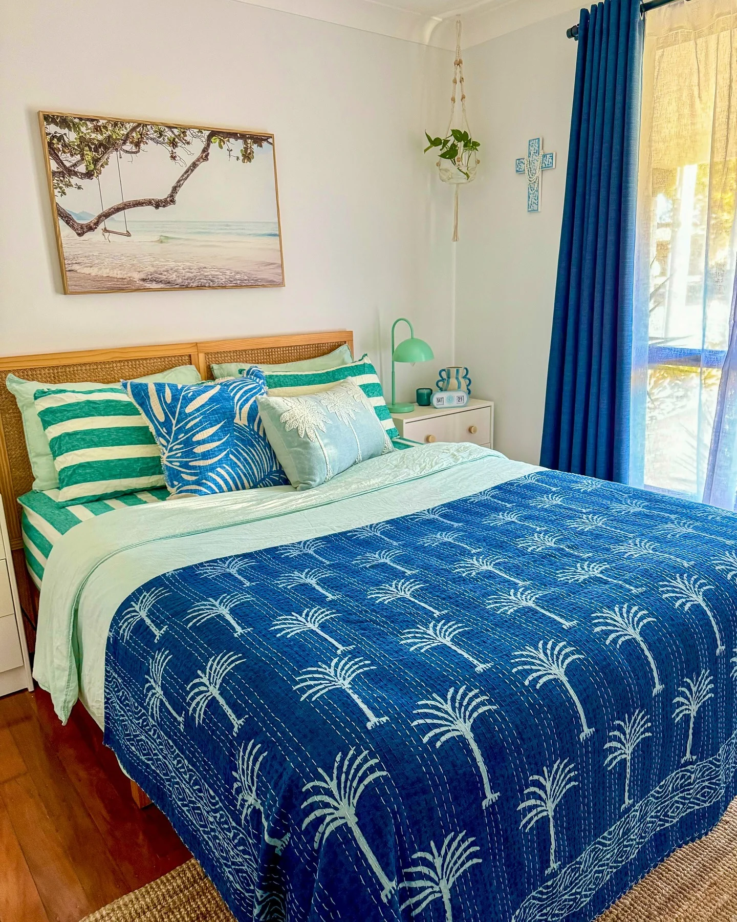 Layer Bedding With a Bold Palm Tree Quilt