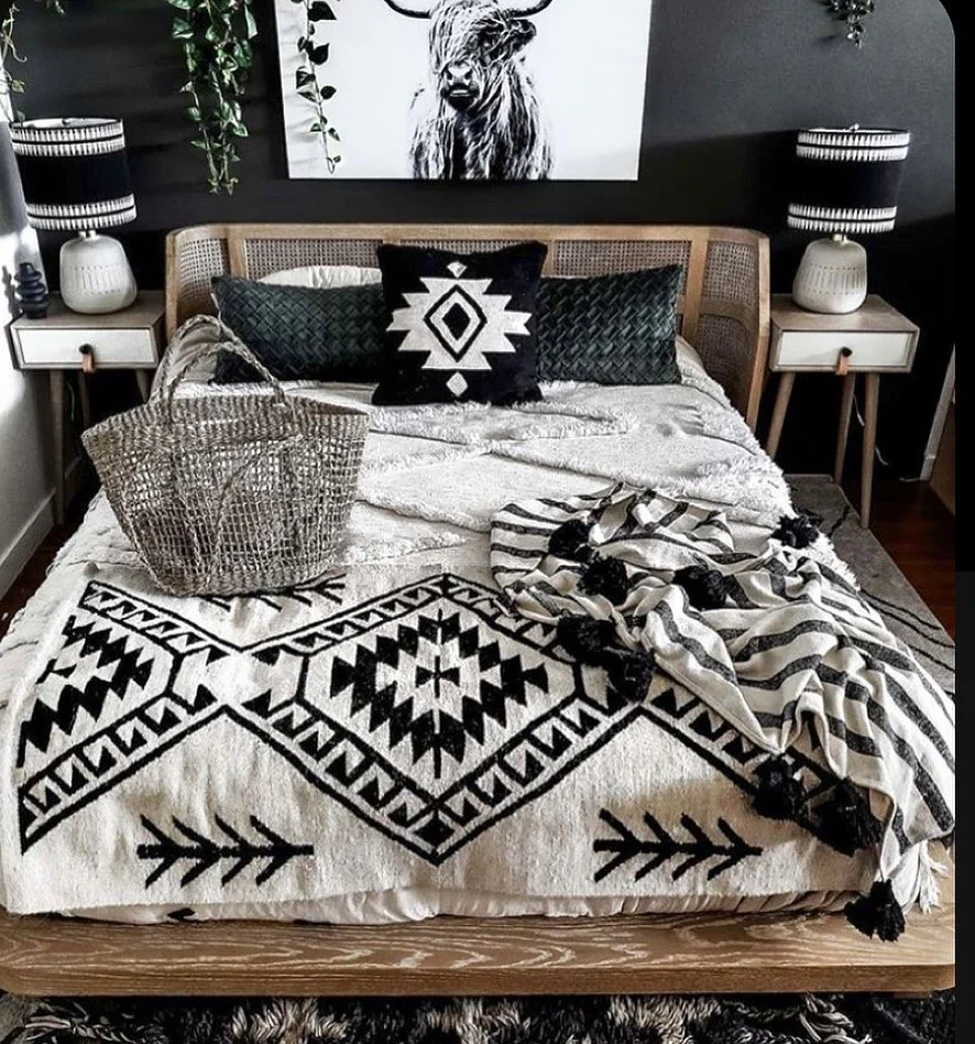 Bold Geometric Throw Adds Graphic Punch