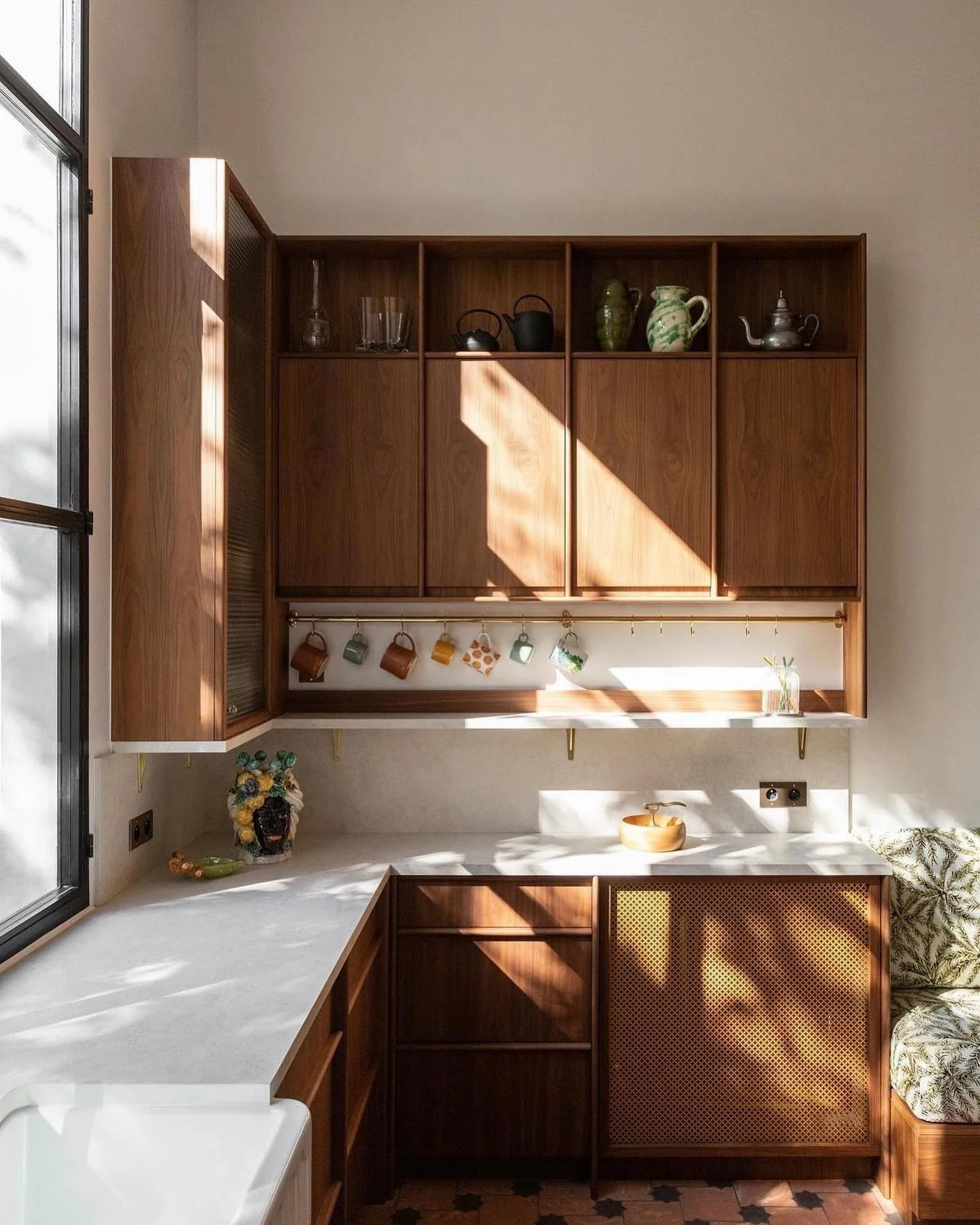 Brass Mug Rail Keeps Everyday Cups Accessible
