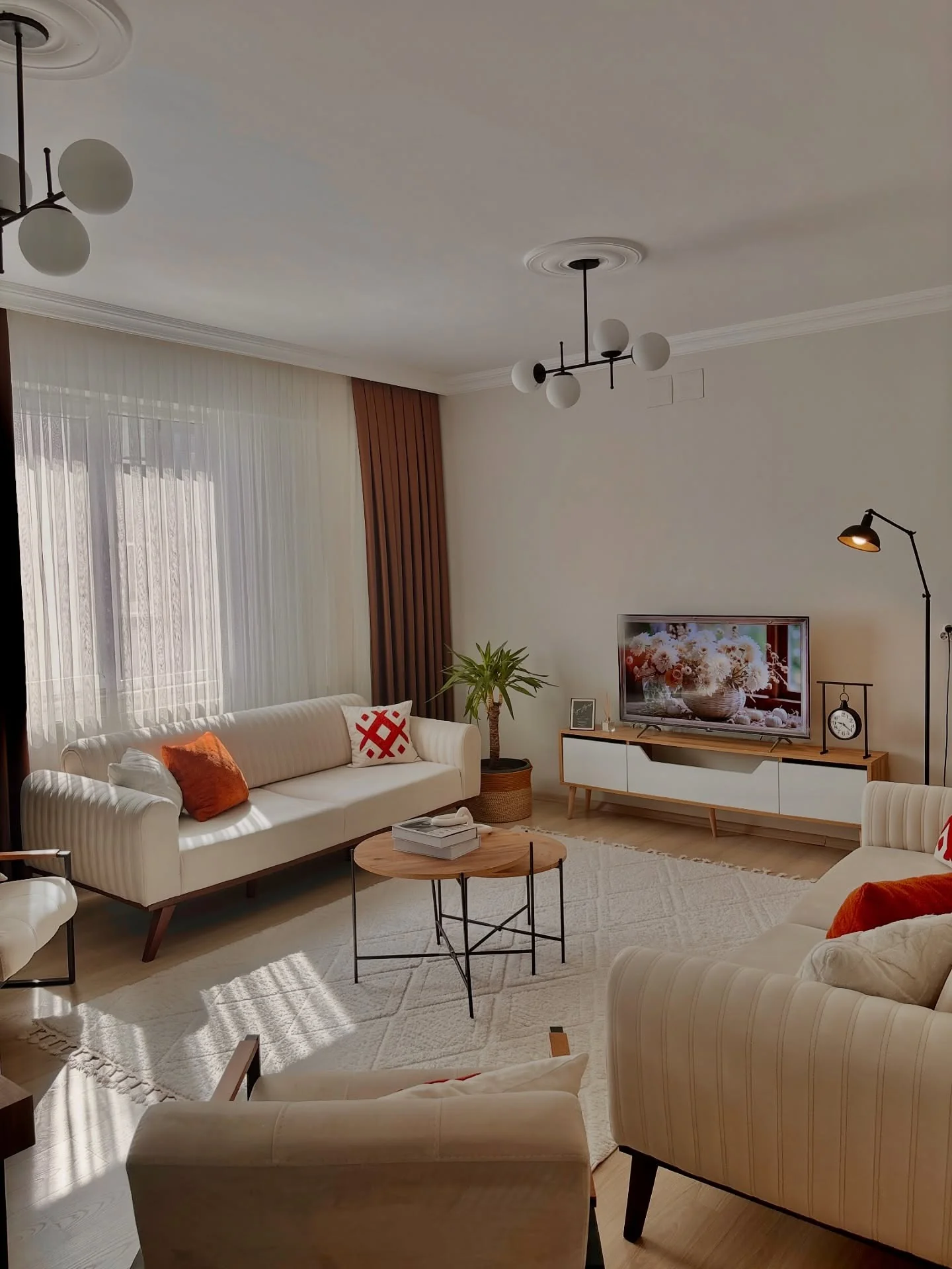 Modern Floor Lamp With Adjustable Arc