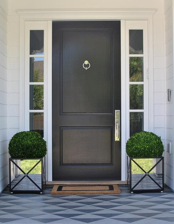 Mirrored Planters Add Reflective Flair to Entryway Greens