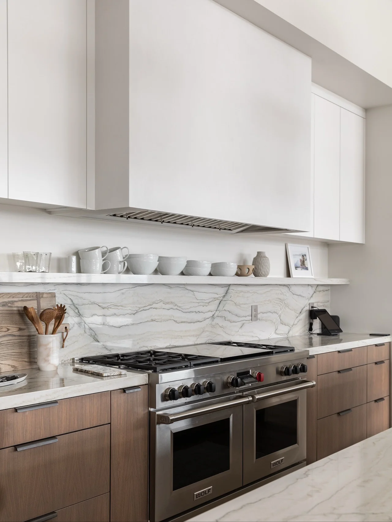 Keep it Simple With Floating White Shelving for Ceramic Dinnerware