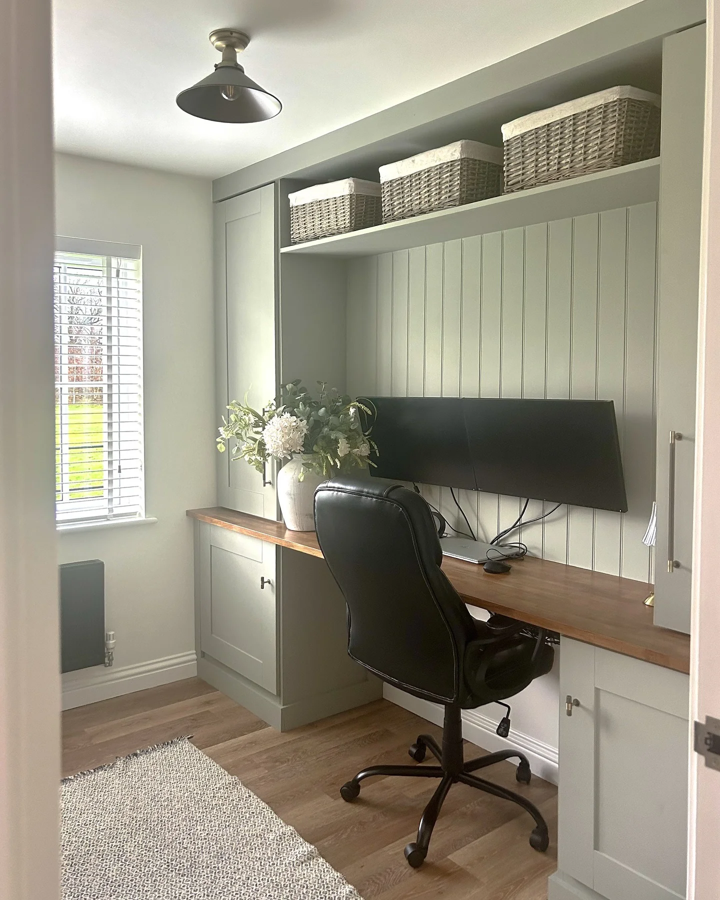 Beadboard Backsplash Creates a Textured Backdrop for Monitors