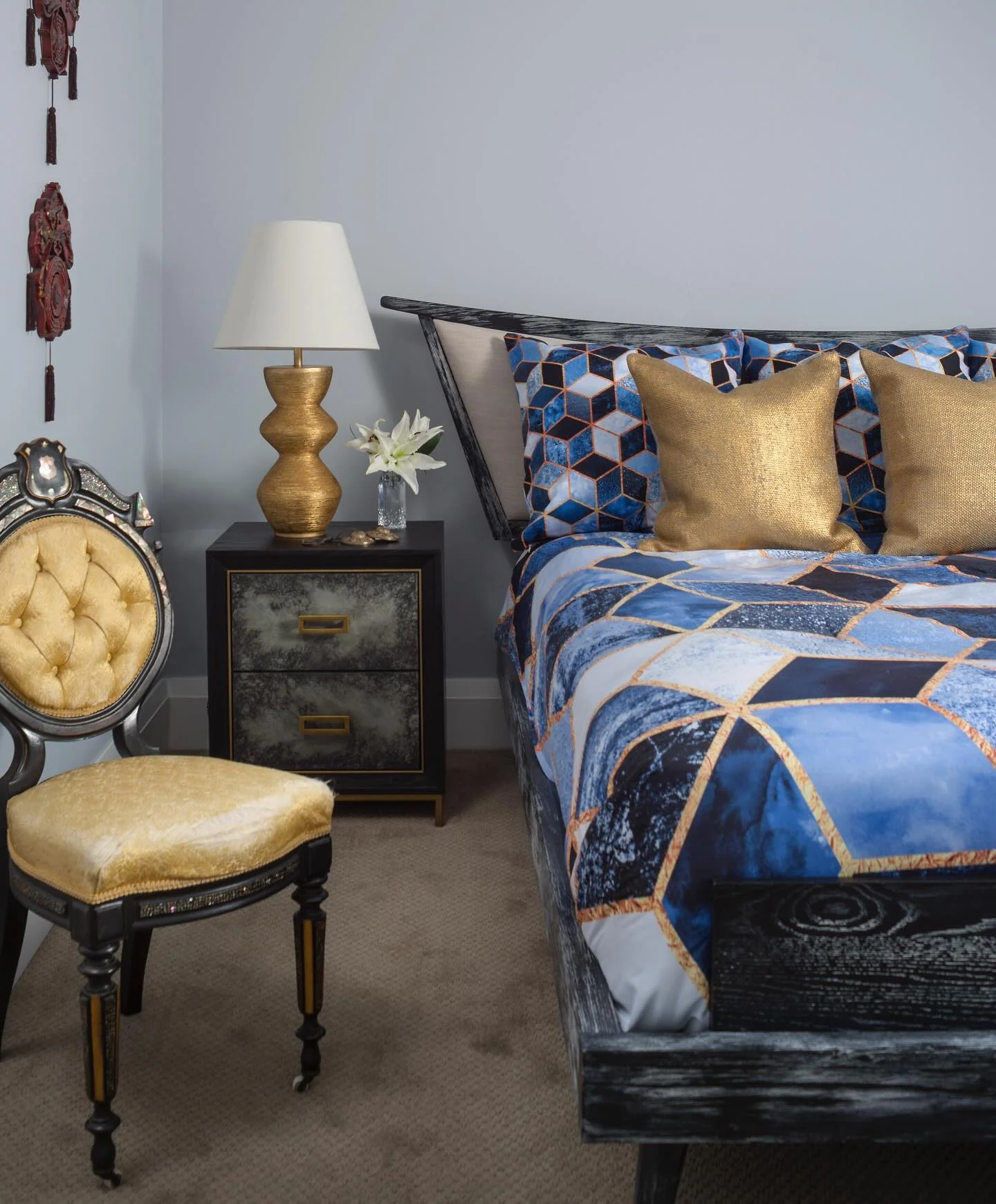 Gold Textured Pillows Add Warmth to Geometric Bedding