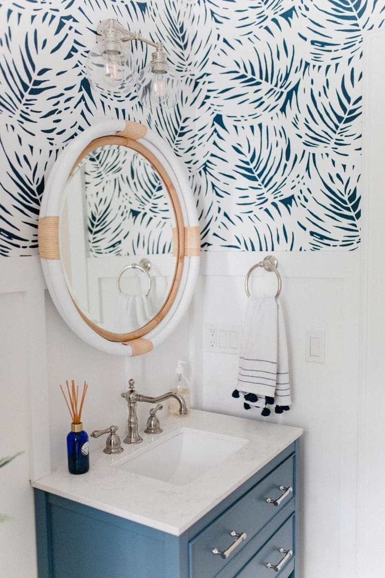 Bold Leaf Wallpaper Creates an Instant Tropical Vibe