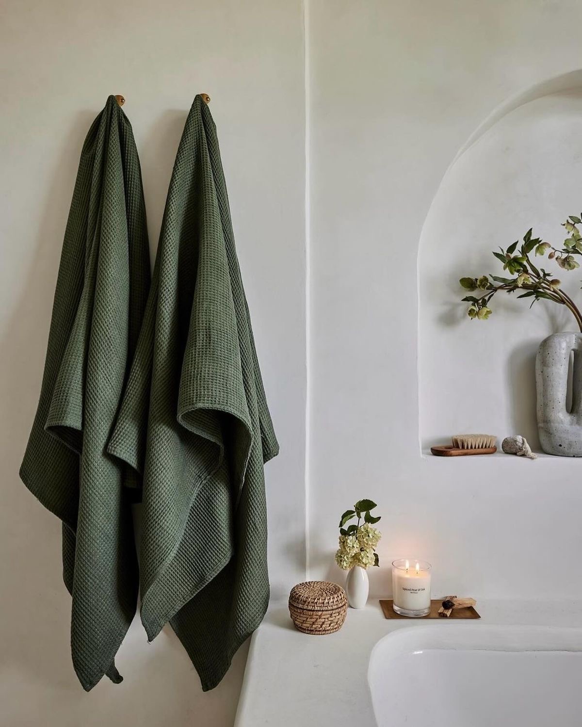 Introduce Cozy Texture with Deep Green Towels