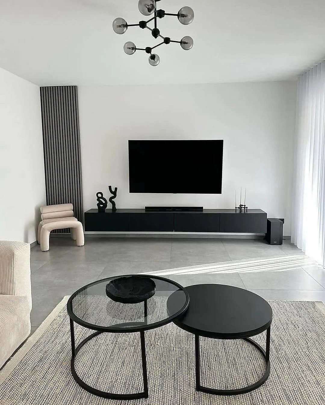 Layer Round Coffee Tables for Flexible Surface Space