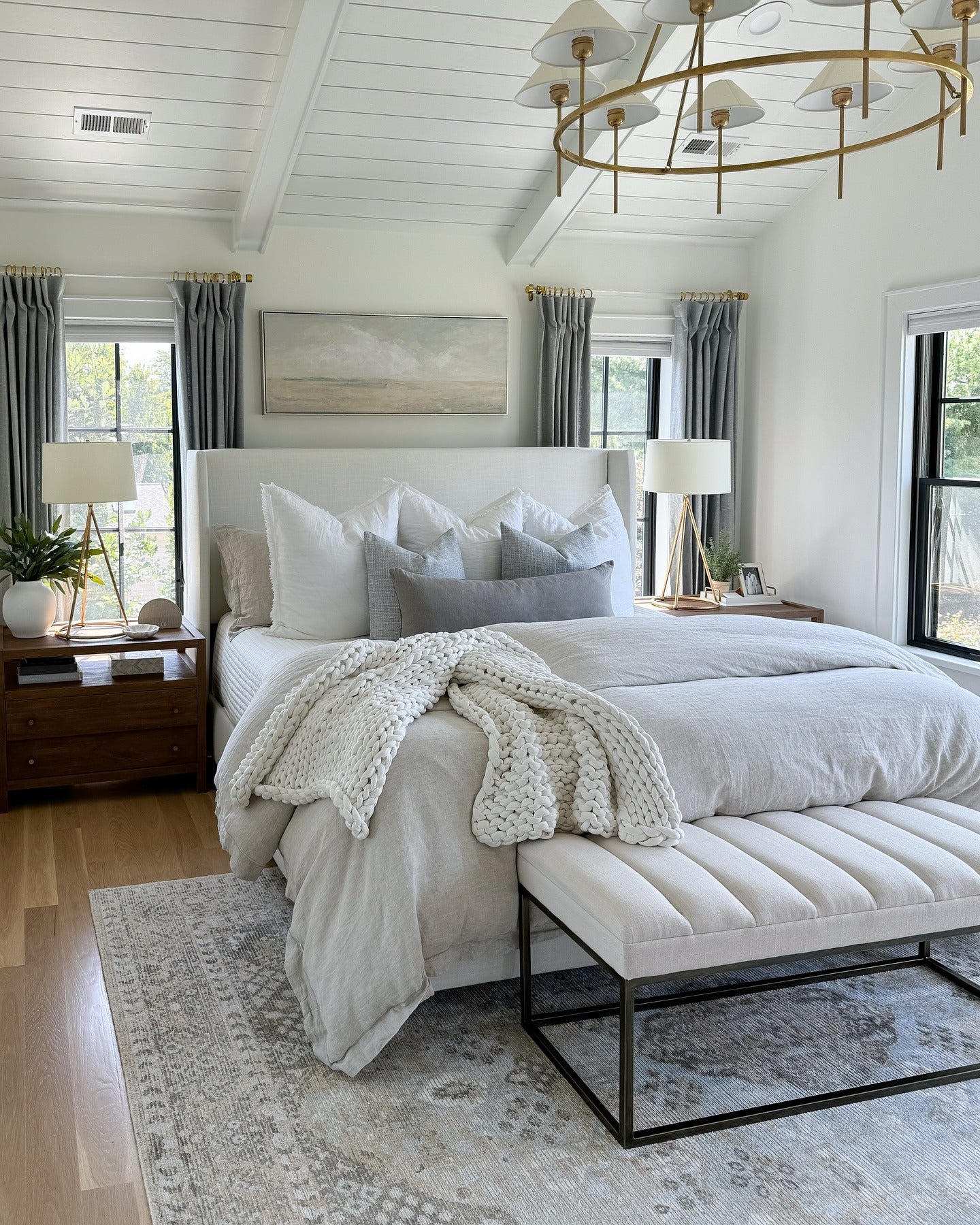 Channel Tufted Bench Adds a Tailored Touch to Bedside