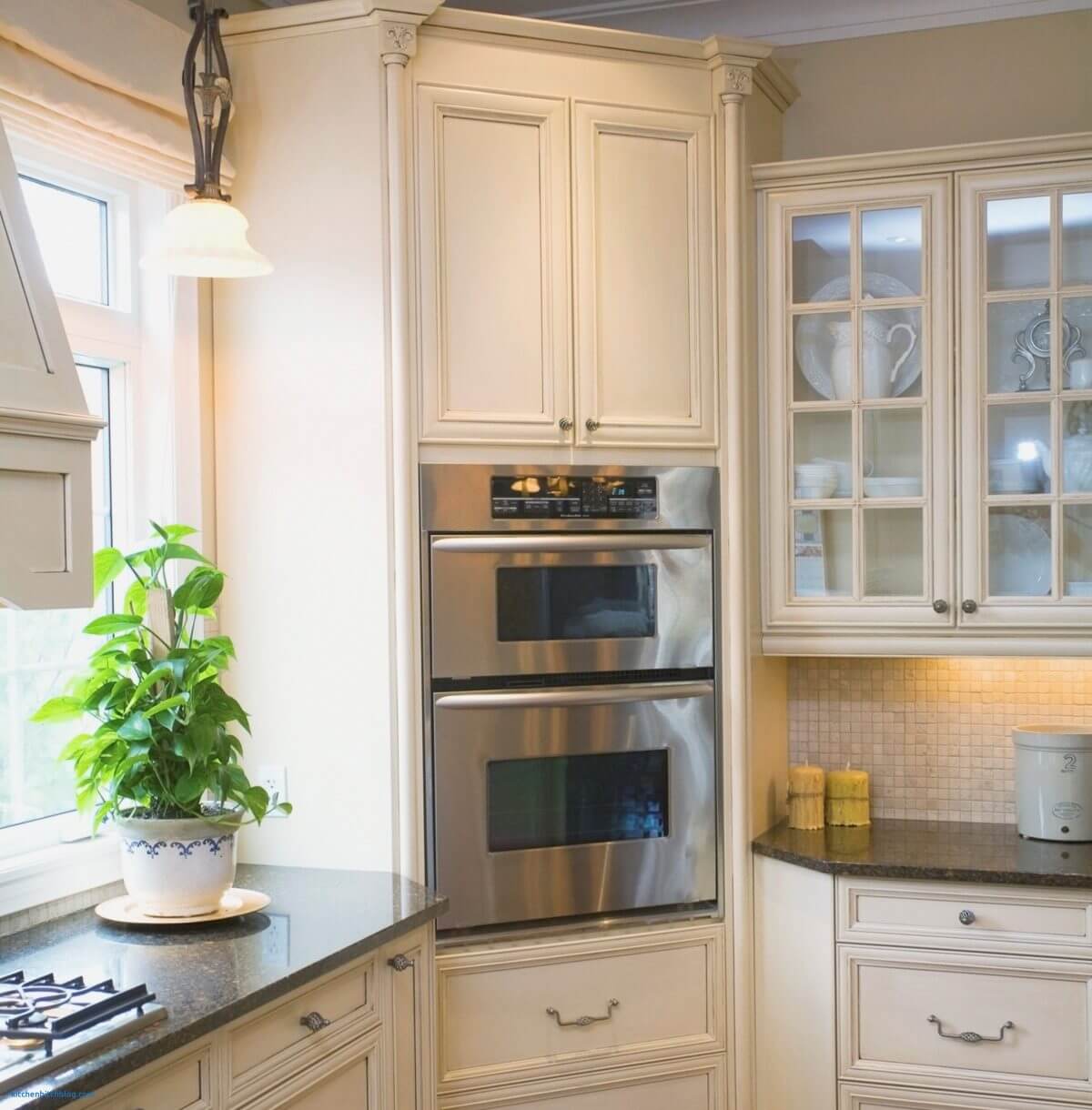 Maximize Kitchen Corner Functionality with Built-in Double Ovens