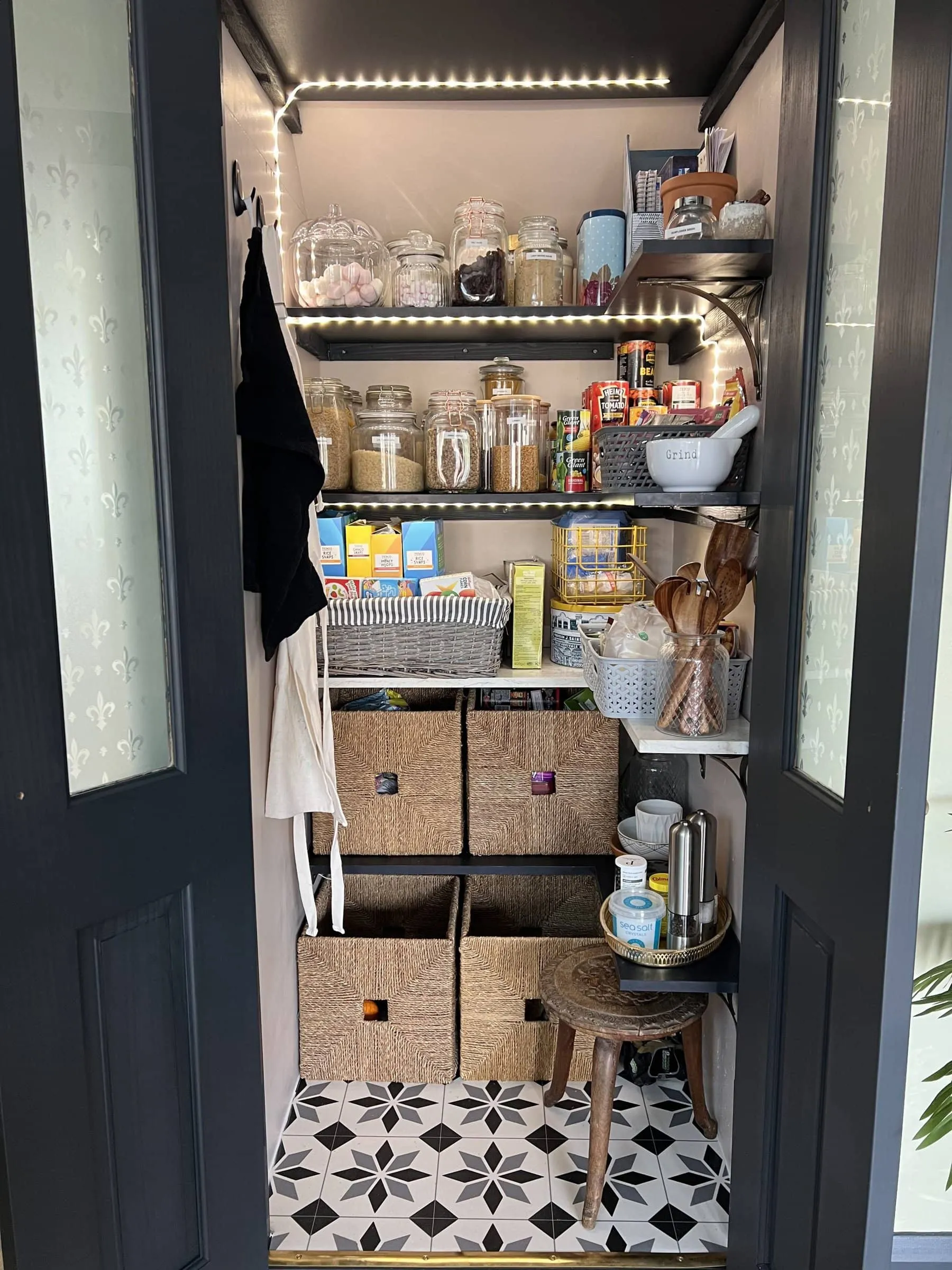Woven Baskets to Conceal Clutter on Shelves