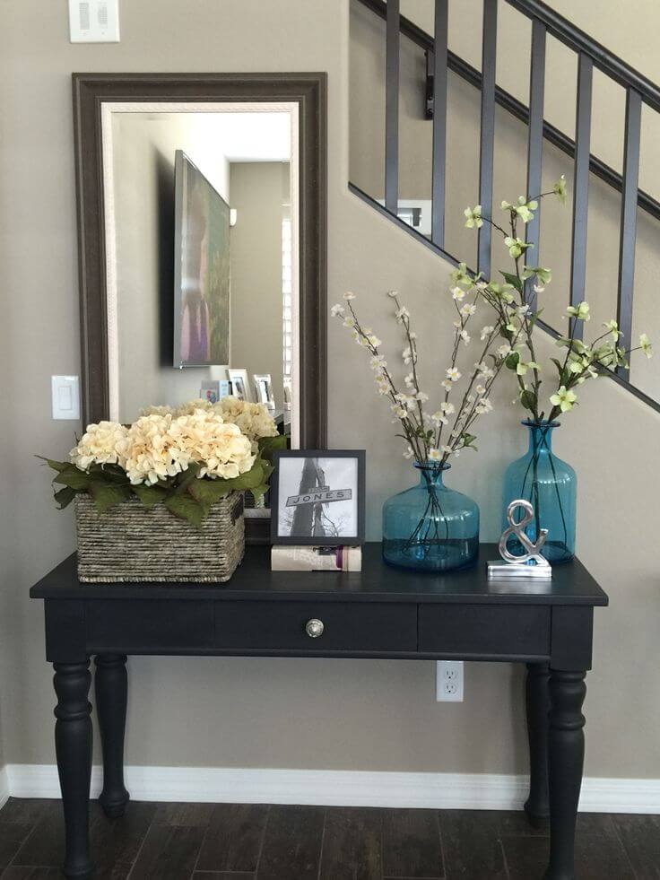 Brighten a Dark Console with Turquoise Glass Vases