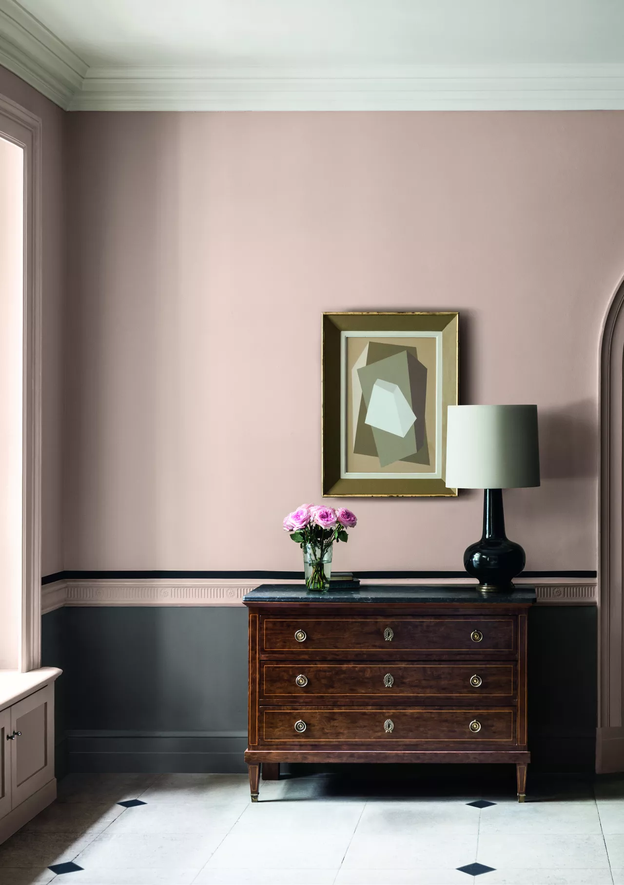 Two-Tone Walls With a Dark Stripe and Pale Pink Top