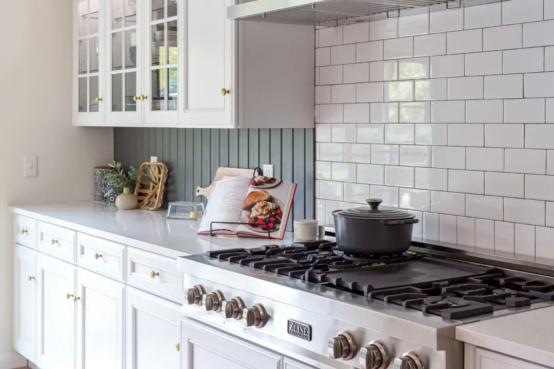 Classic White Subway Tile Backsplash With Dark Grout