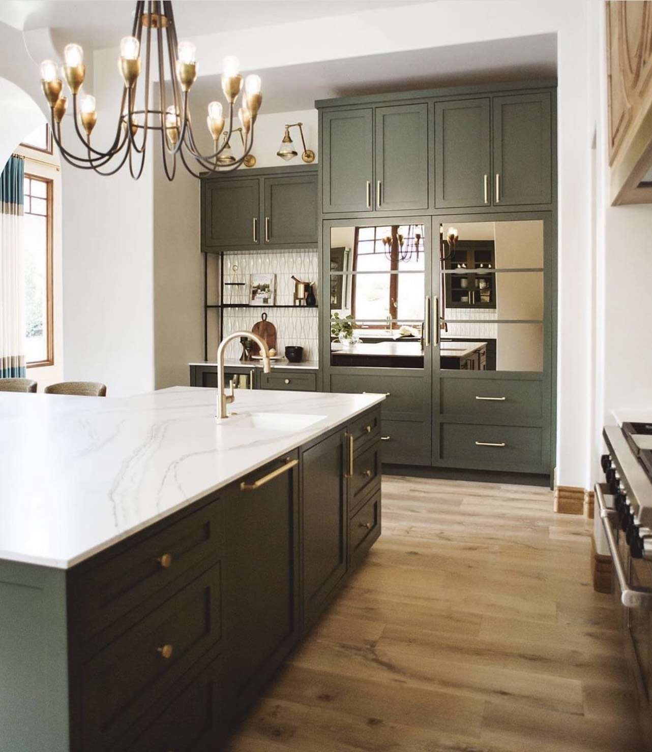 Dramatic Brass Chandelier for Glamour
