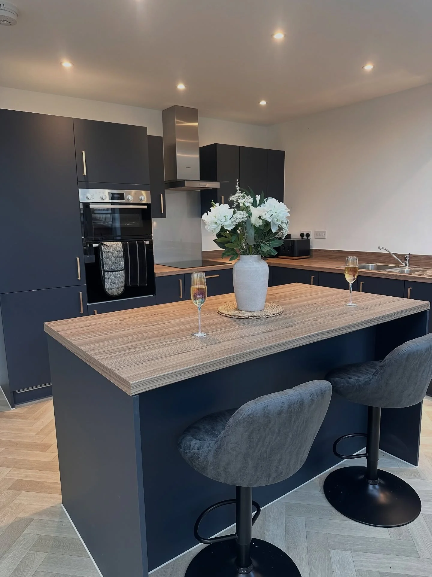 Navy Island with Wood Top Offers a Casual Dining Spot