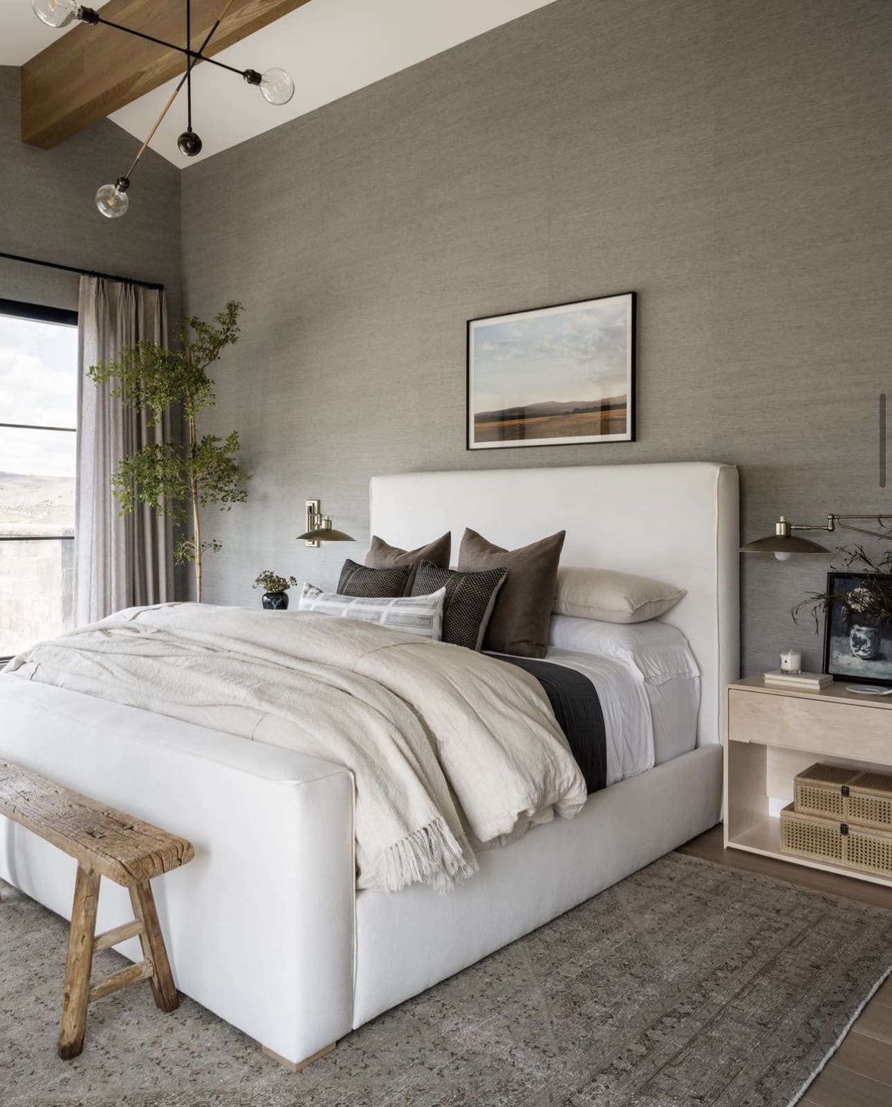 Textured Wallpaper Creates a Serene, Layered Backdrop