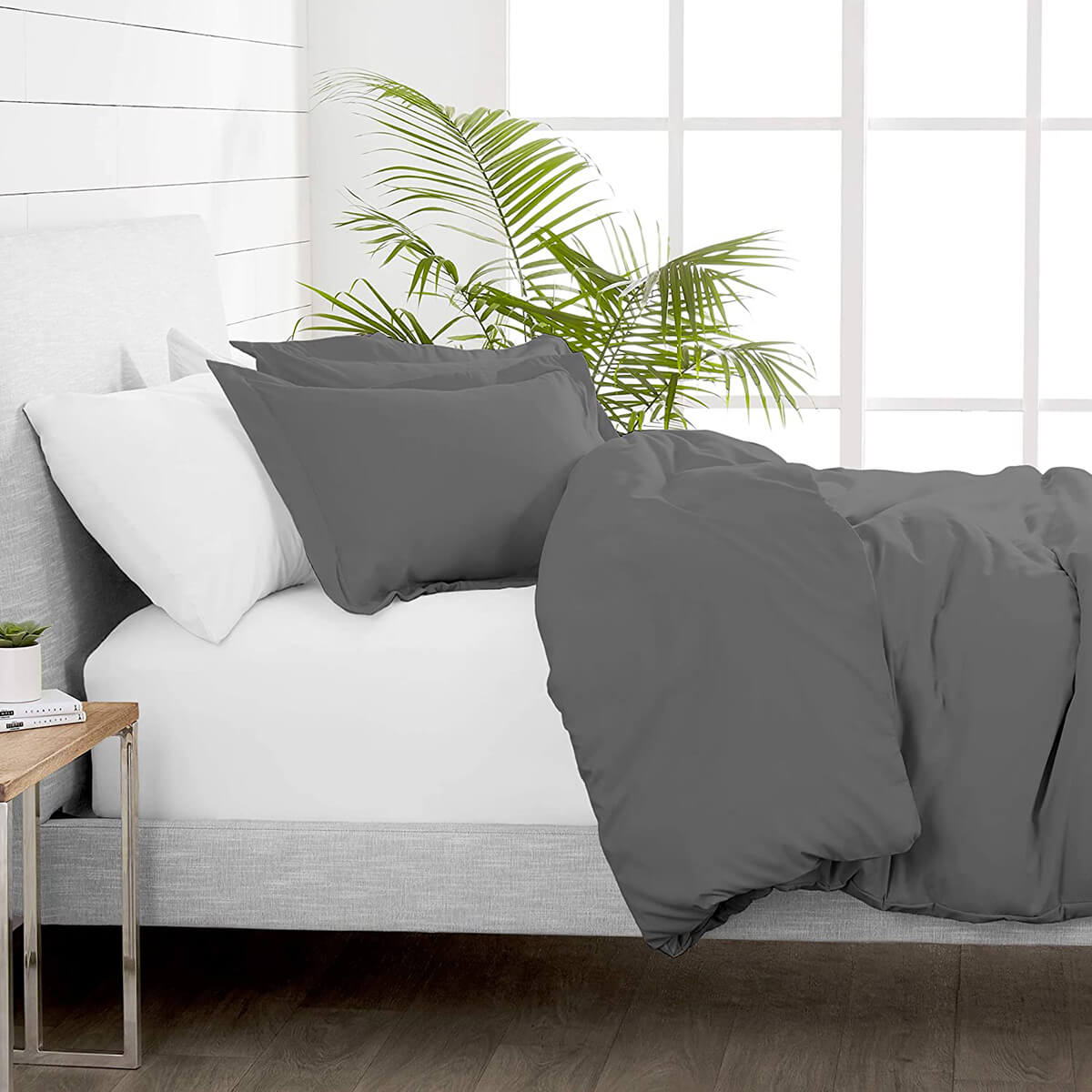 Solid Charcoal Duvet Cover for a Sophisticated Bedroom