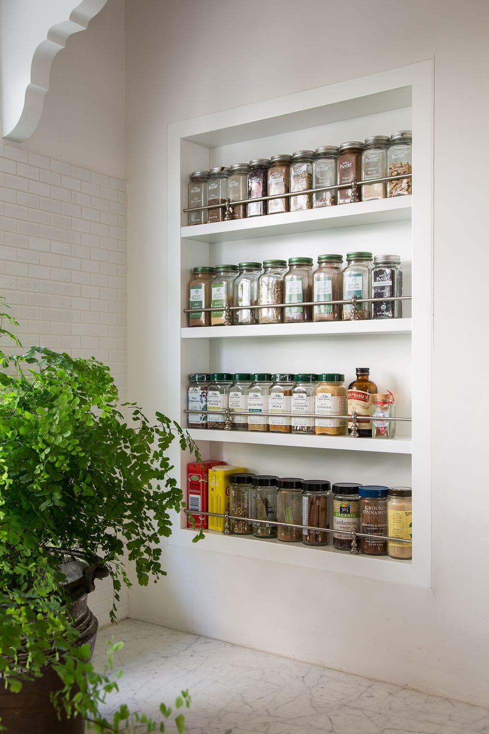 Spice Jars With Metal Rails Keep Everything Accessible
