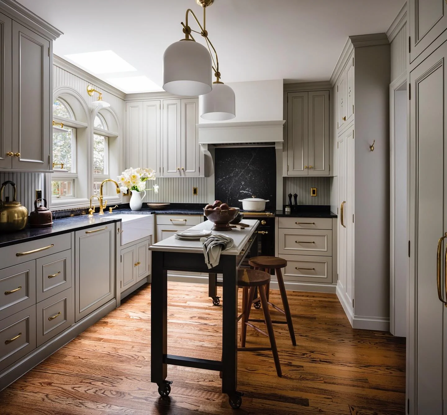 Rolling Black Island Adds Movable Work Surface